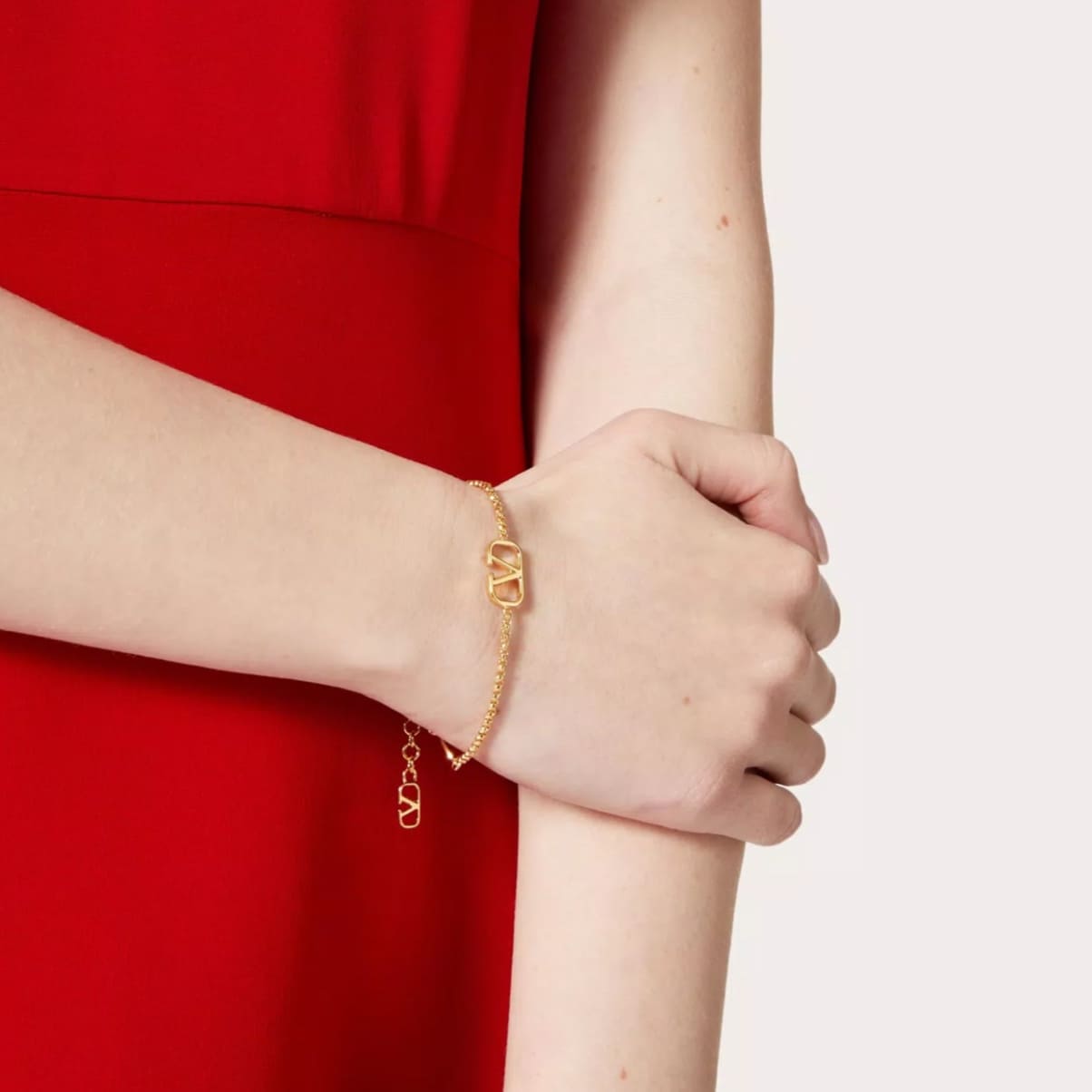 PULSERA V LISA GOLD